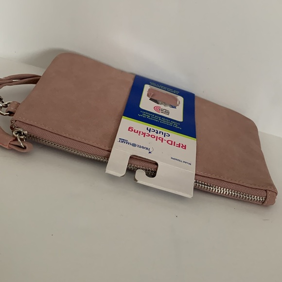 Conair Travel Smart Pink RFID Blocking Clutch - Picture 6 of 9